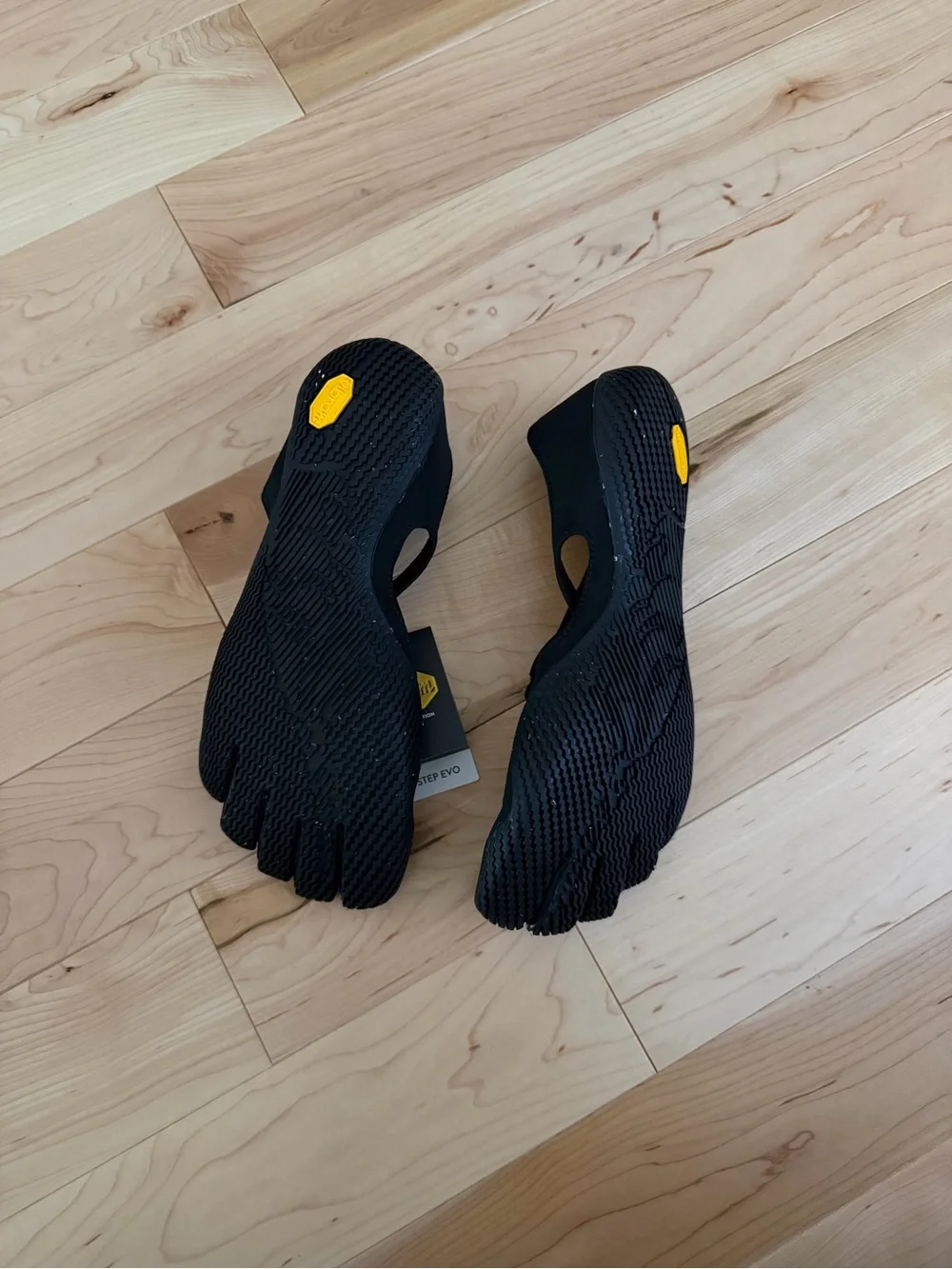 Vibram Womenms Black FiveFinger V-SOUL (Women’s EU 39)